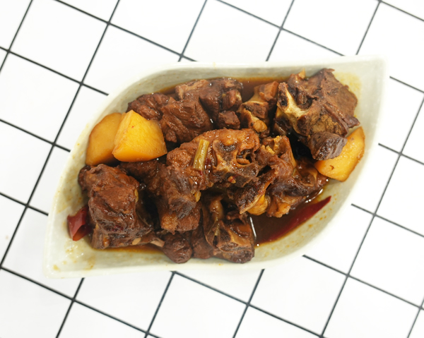 活动用餐需提前预订吗？